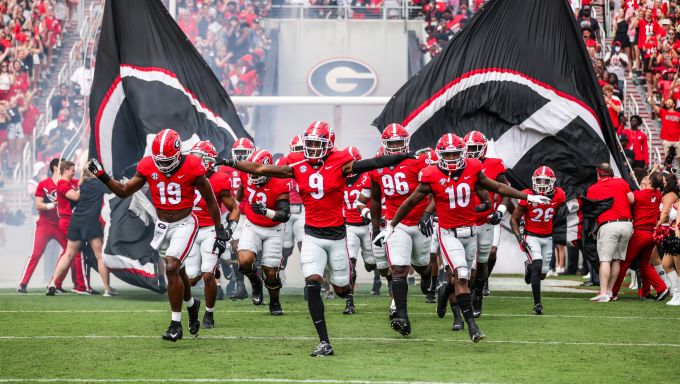 Georgia Bulldogs running on to the field