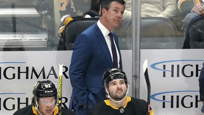 Mike Sullivan on the bench