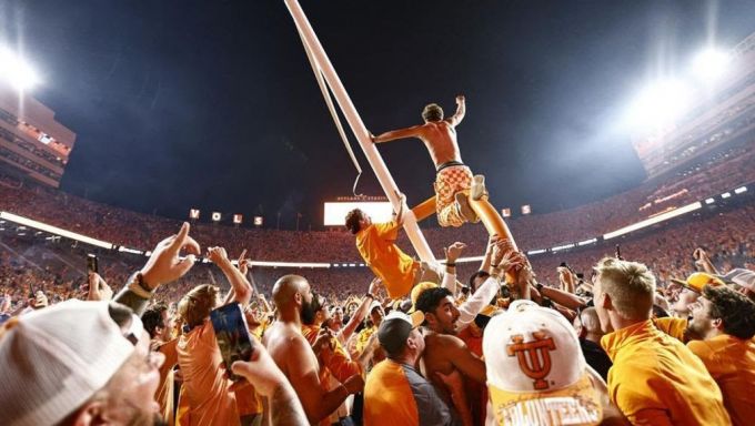 Vols fans taking down the post