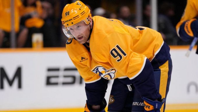 Stamkos waiting for the puck to drop