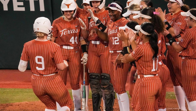 Longhorns crowd home plate
