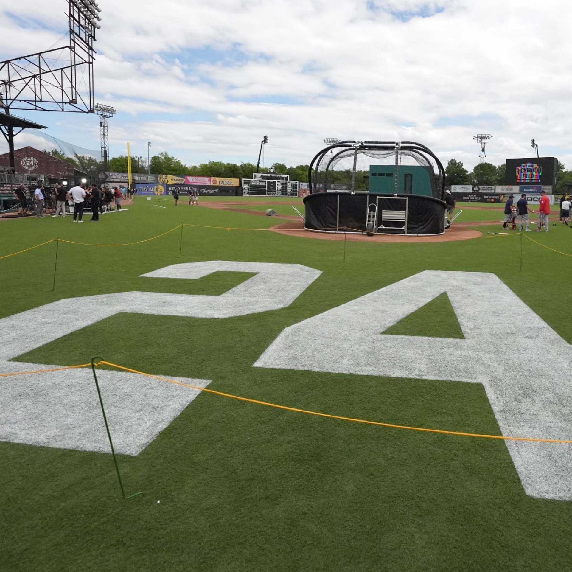 MLB remembers Willie Mays