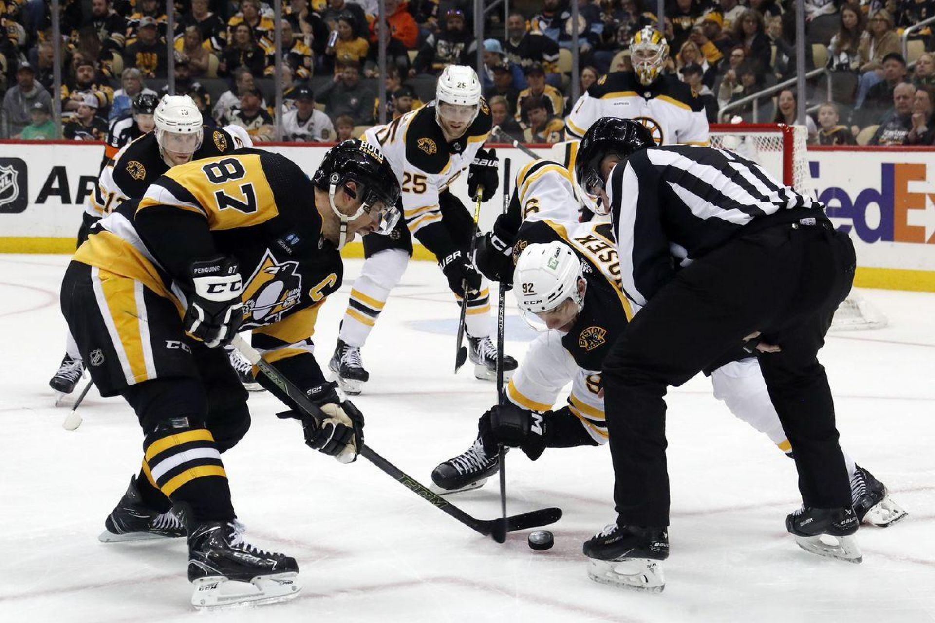 Penguins and Bruins take faceoff