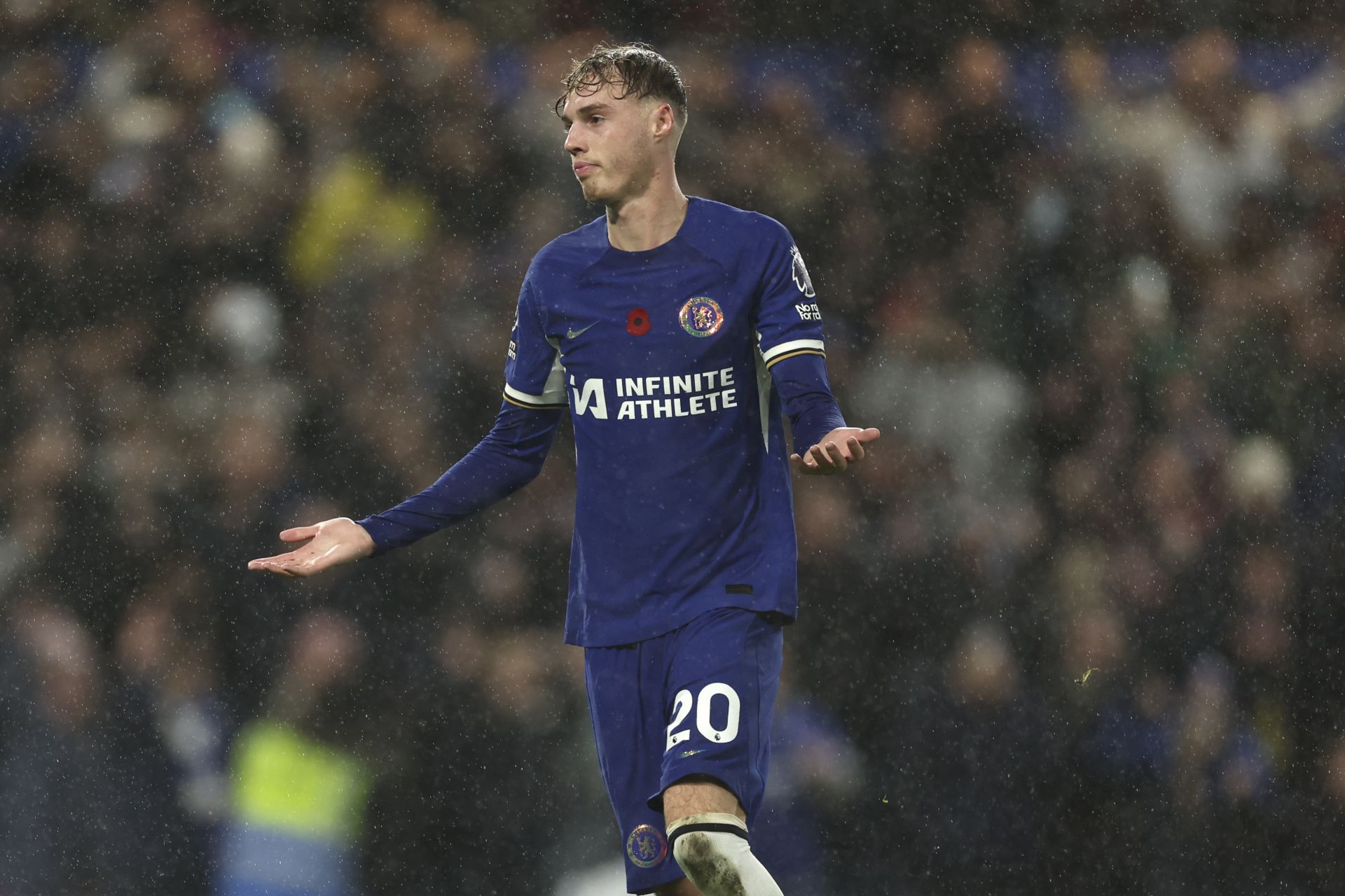Cole Palmer in the rain