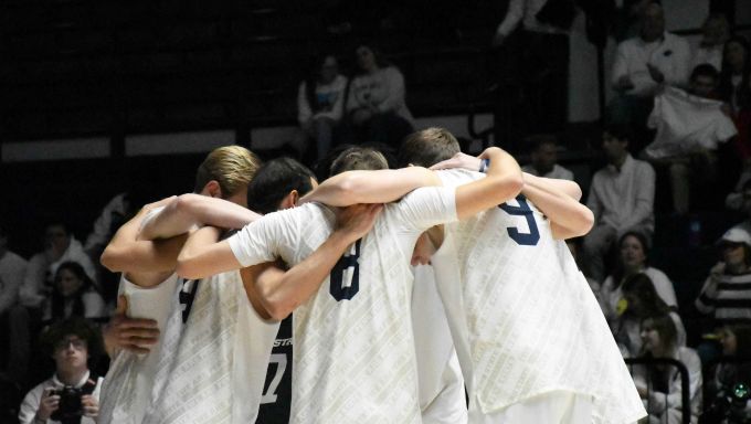 Penn State Men's volleyball huddle against Ohio State