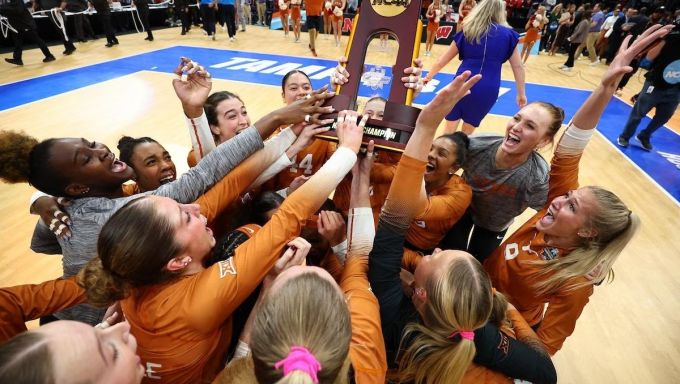 Texas celebrating the 2023 women's volleyball national championship