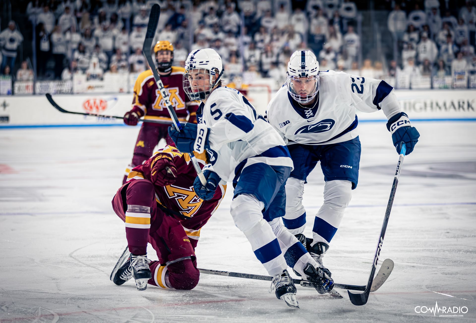 Christian Berger fighting for loose puck