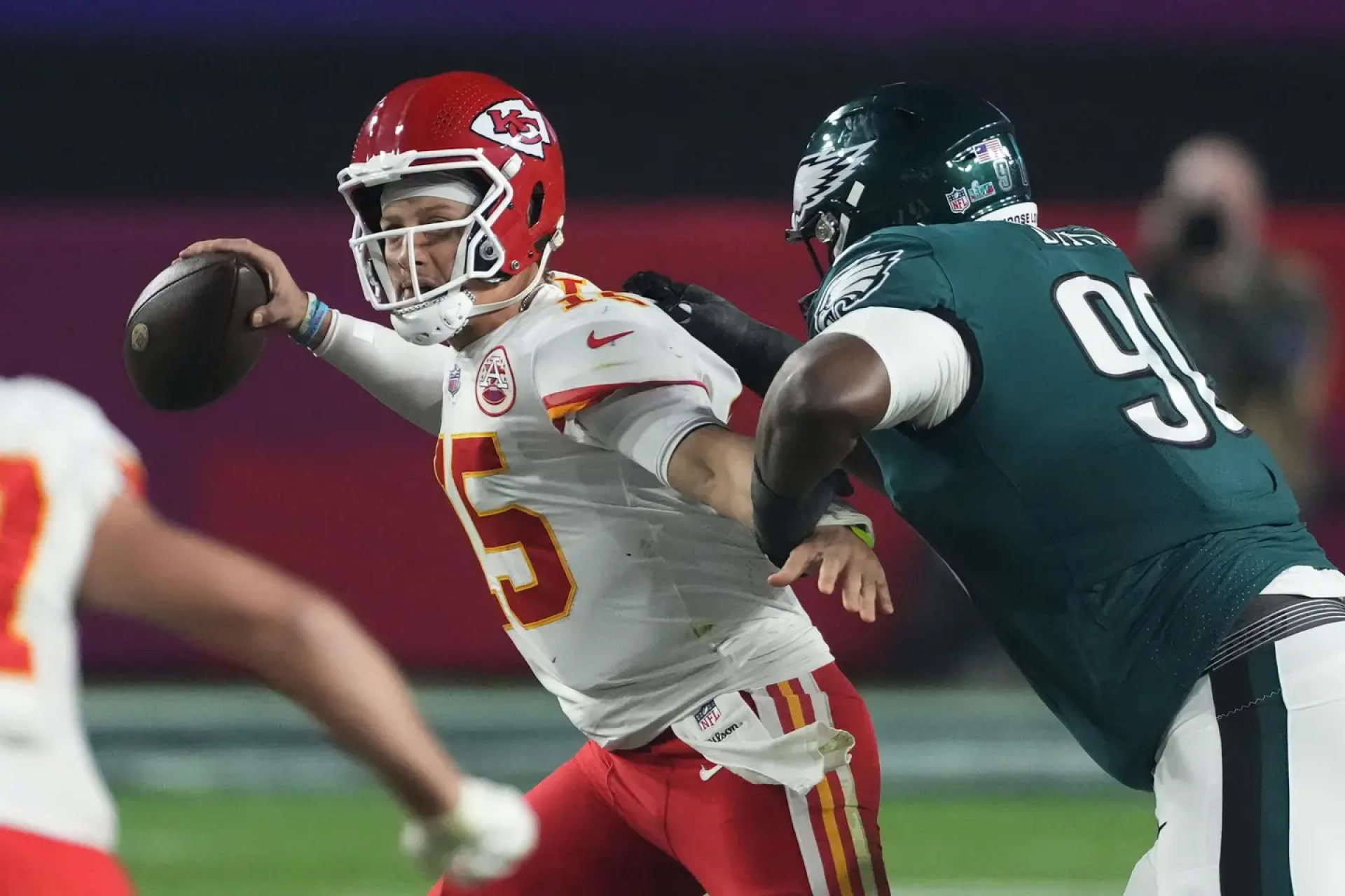 Jordan Davis chasing Patrick Mahomes