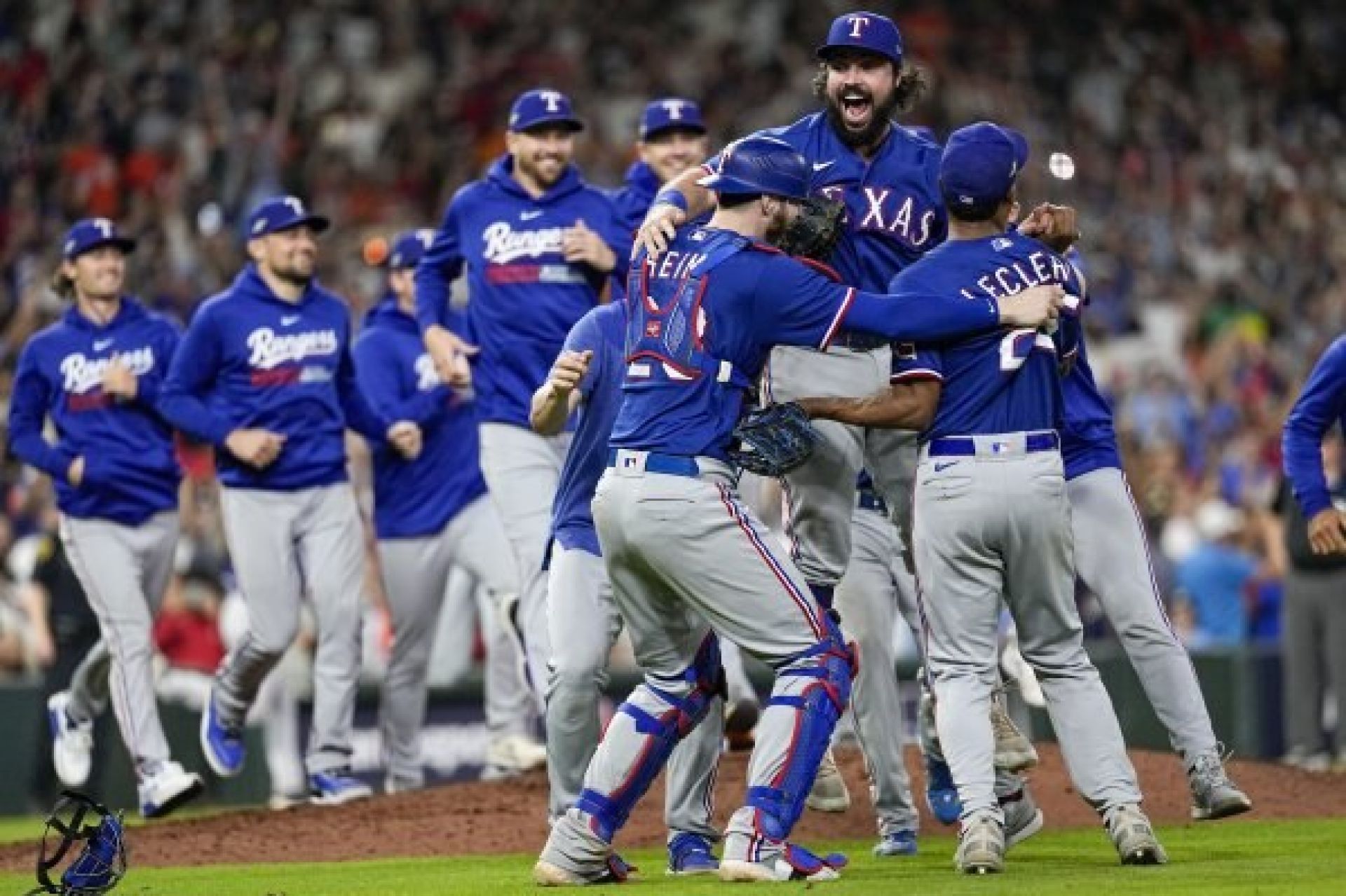 Texas Rangers celebrate after winning ALCS