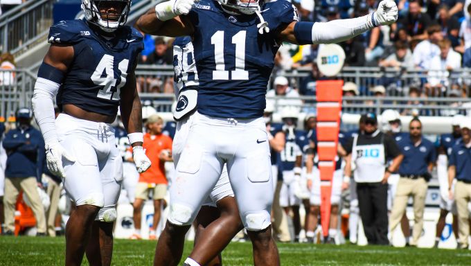 Abdul Carter celebrating