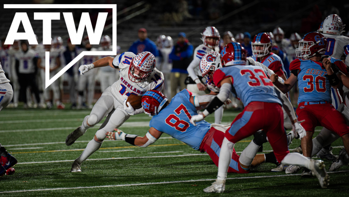 Richland running back running through the trenches