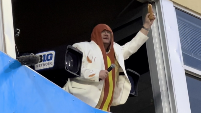 Dollar Dog Night Sing Along Picture
