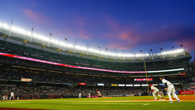 Phillies playing the Yankees