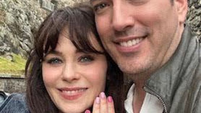 Photo of Zooey Deschanel and Jonathan Scott