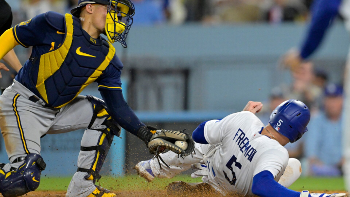 Freddie Freeman sliding home