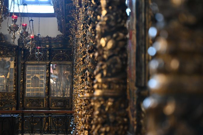 Gilded columns in the Church of St. George (Photo by James Engel)